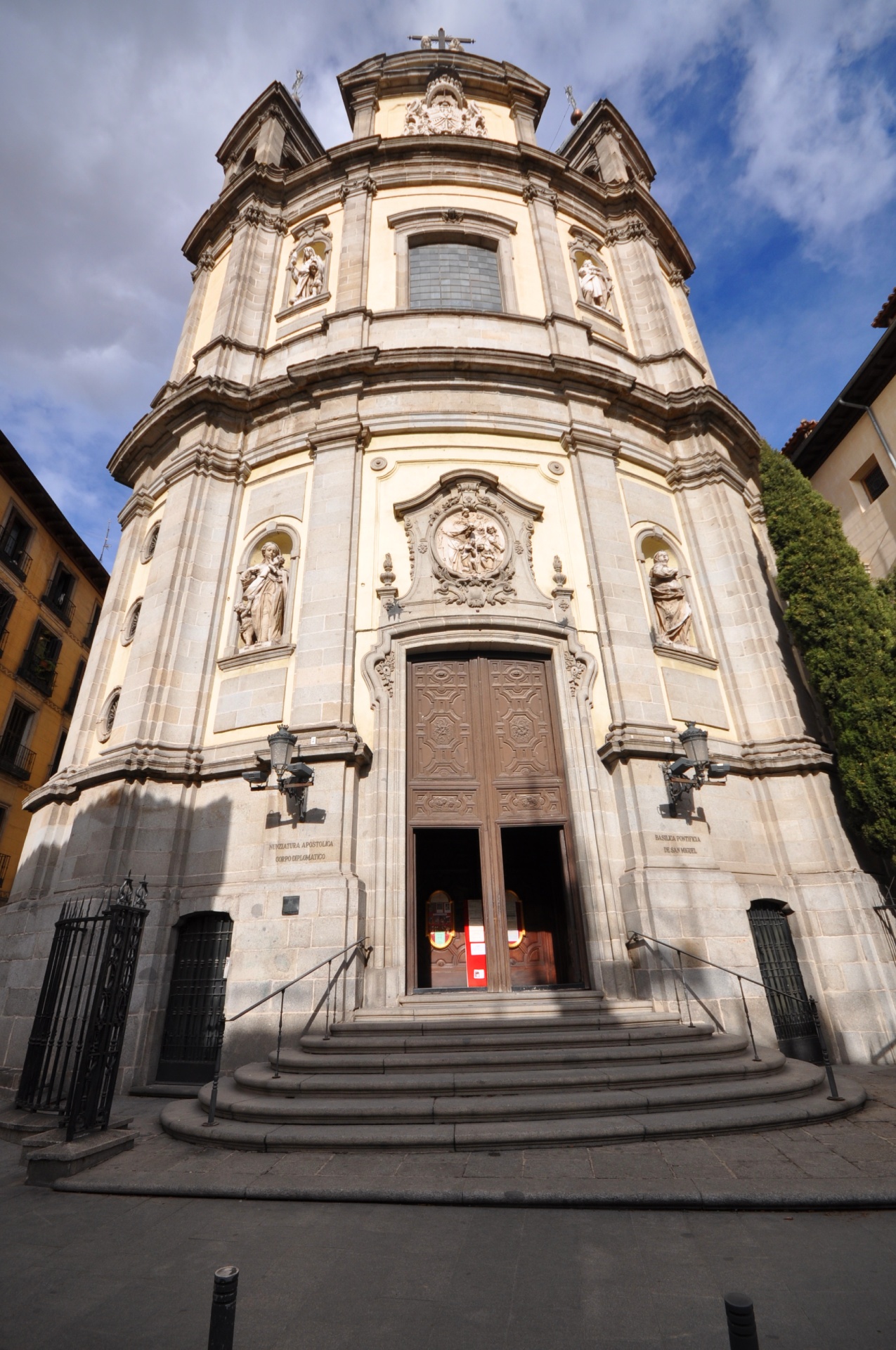 Horarios de Misas en la Basílica Pontificia de San Miguel Madrid Centro